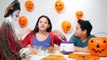 DIY Halloween Recipes - Halloween Cookies & Oreo cookies challenge! Halloween snacks for kids-9Jq6KX