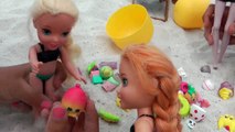 CRAB Encounter! Toddlers ELSA & ANNA at Beach - Afraid of CRABS - Mystery Treasure - Shopkins-Nsu0r