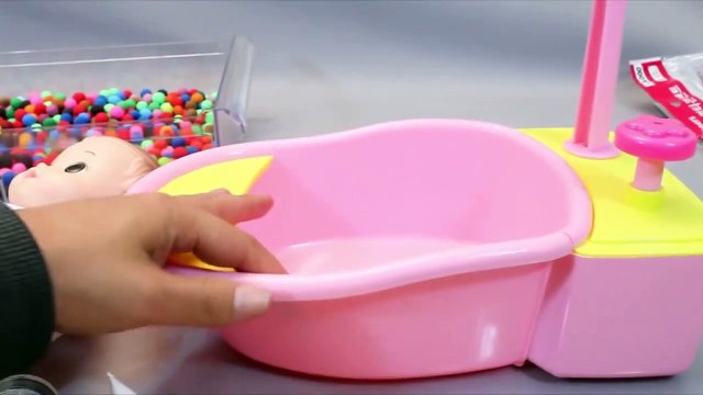 Baby Doll Bath Time Doctor Syringe Play Doh Toy Surprise Slime Learn Colors-lNrcHiW