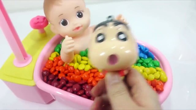 Learn Colors Slime Surprise Eggs Play Doh Toys Learn Numbers Baby Doll Bath Time M&M Chocolate-7BRKV
