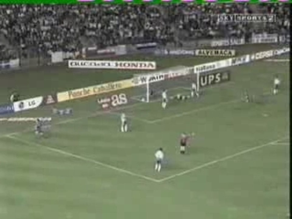 Roberto Carlos but de fou