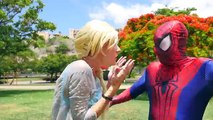 Человек-паук и Халк настоящая Пицца время против Малефисента! ж замороженные elsa и Spiderbaby супергерой удовольствие