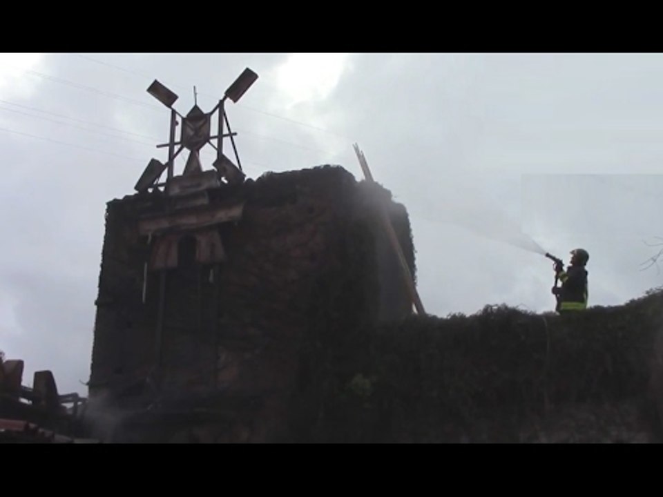 Sant'Alessio Siculo (ME) - Incendio al Parco Ducale (09.02.17)