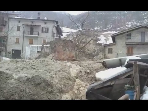 Pinto di Acquasanta Terme (AP) - Frana causata da scioglimento neve (09.02.17)