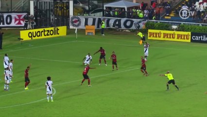 Chupa essa Manga! Colombiano vacila em estreia e comete pênalti