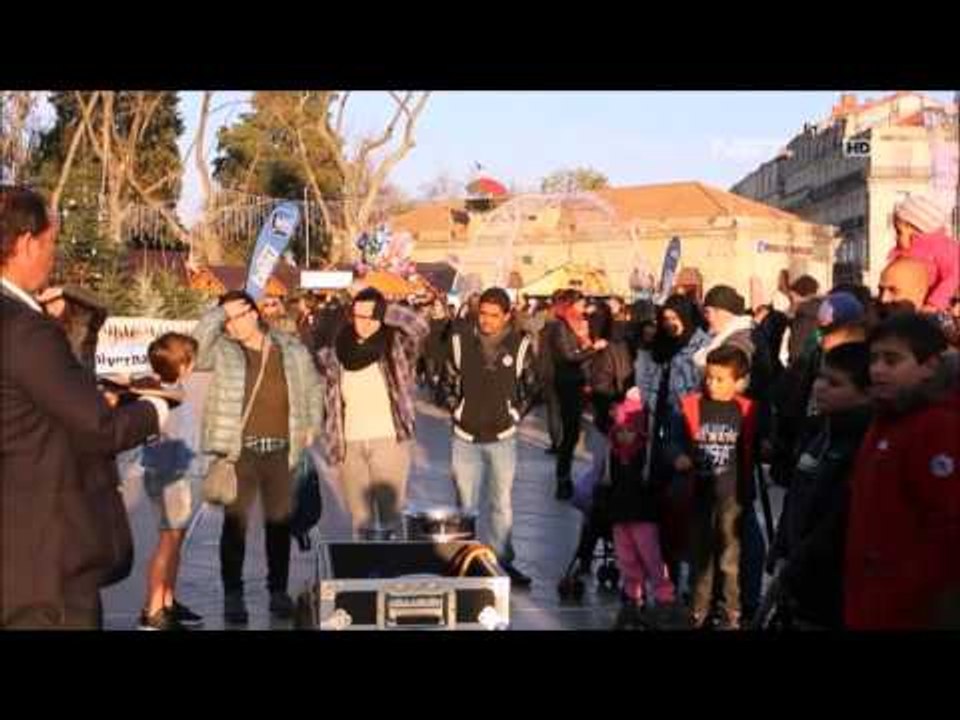 Jelang Natal, Warga Perancis Berburu Aneka Dekorasi dan Kado Unik - NET5