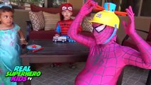 Человек паук какашки разноцветные шарики с розовыми Человек-паук беременных против Джокера смешной супергерой Компила