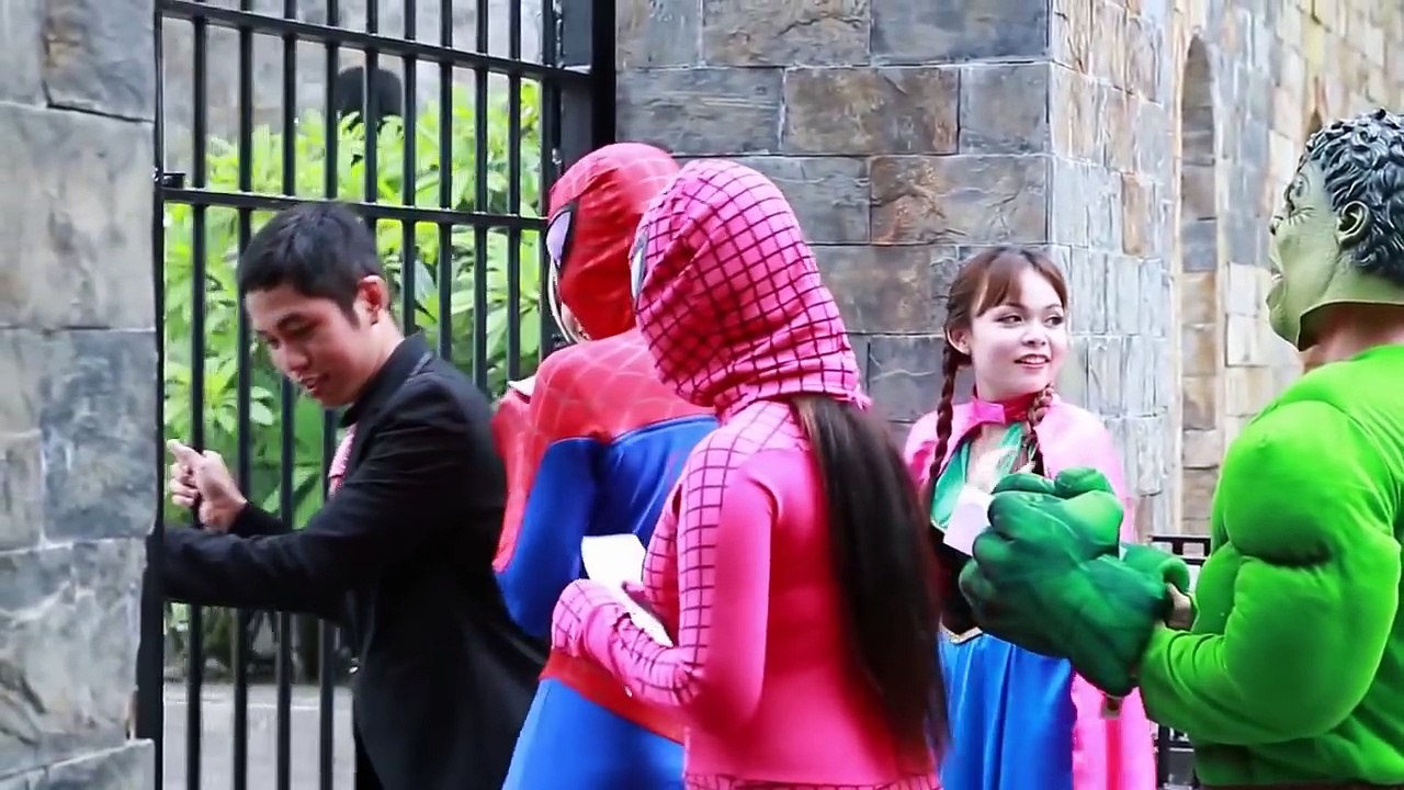 Spiderman Frozen Elsa #15 Funny Prank Hulk Kiss Snow White Anna The Mummy Superhero In Real Life