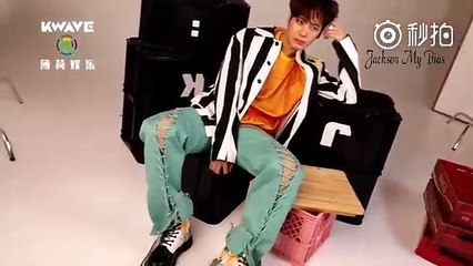 [PHOTOSHOOT][09/03/17] Jackson Wang en el detras de camara de KWAVE
