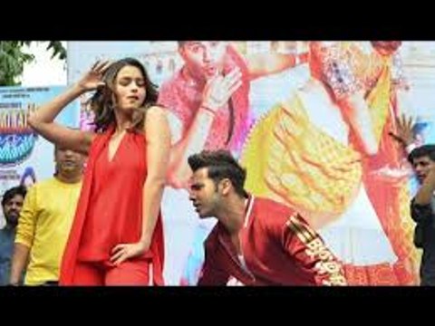 हिंदु कॉलेज में 1-आलिया भट्ट और वरुण धवन - टममा तममा अद्भुत प्रदर्शन (Alia Bhatt And Varun Dhawan In Hindu College)