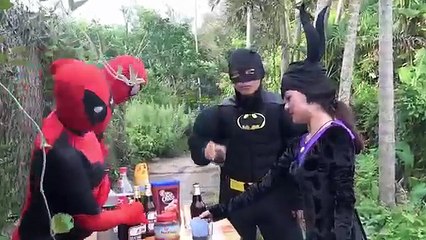 Почему замороженные Эльза плачет? ж/ Паук Малефисента Джокер розовый Человек-паук Принцесса Анна Вечерять