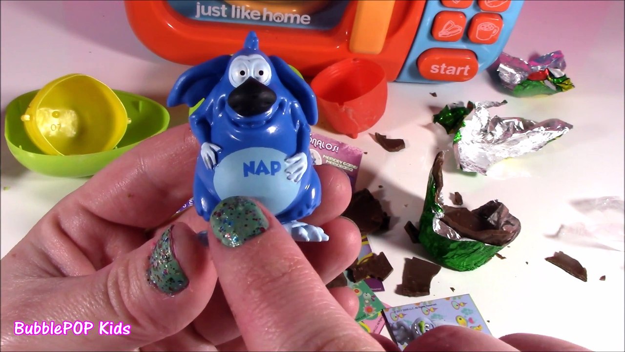 Magical Microwave! Turns SQUISHY FART PUTTY into SURPRISE EGGS! TROLLS! Barbie! Pokemon! FUN