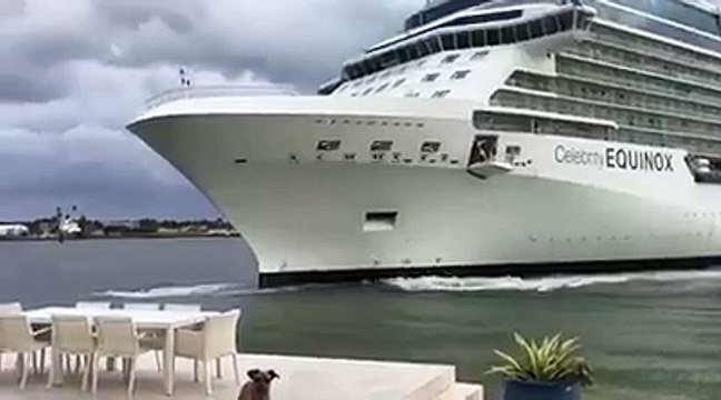 Un couple hallucine en voyant un énorme bateau de croisière se diriger droit vers sa propriété