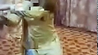 BEAUTIFUL LAHORE GIRL DANCE AT PUNJABI SONG HOME MADE VIDEO PAKISTANI DANCE 2017 MUJRA 2017 Yo - YouTube