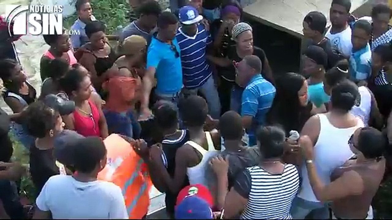 Sepultan restos de joven encontrada en solar del Parque del Este