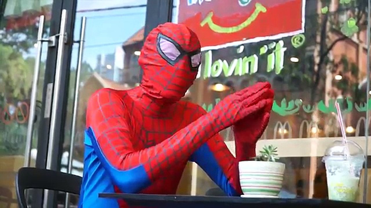 Spiderman Frozen Elsa & Cat Woman LOVE CHALLENGE! w Anna Kissing Hulk Fun Superhero In Rea