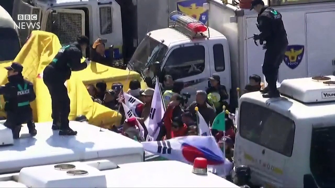 South Korea police clash with protesters