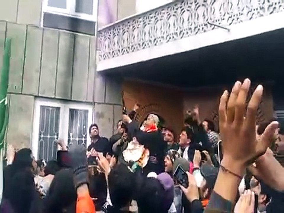 Live Video of PDP MLA Ashraf Mir fires AK-47 to celebrate his victory over Omar Abdullah