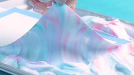 How to Make Marbled Stationery With Shaving Cream