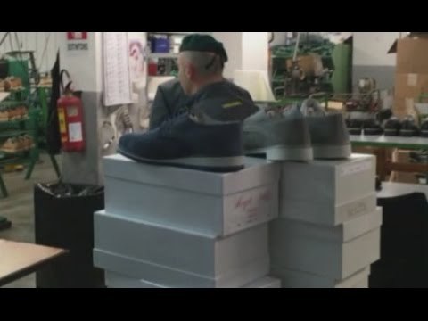 Sant'Arpino (CE) - Illeciti ambientali e lavoro nero, sequestrata fabbrica di scarpe (10.03.17)