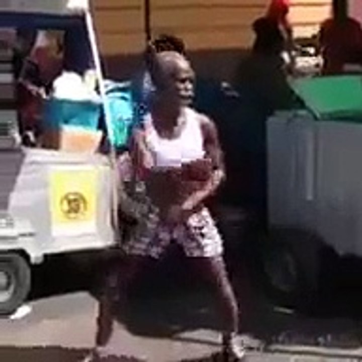 Old Man Funny Dance On Tu Ne Maari Entriyaan Song