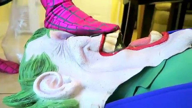 Мстители Атакуют! Человек-паук против Джокера Железный Человек, замороженные Эльза, Халк, Капитан Америка, черный