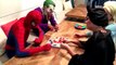 Человек-паук и CaptainAmerica играть покемон вперед! ж/ Эльза Frozen против Джокера ! Супергерой удовольствие в реа