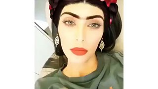 Kim Kardashian slays the Frida Kahlo Snapchat filter! Reality TV legend is so beautiful!