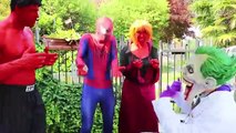 FROZEN ELSA LOSES HER HEAD! w/ Spiderman Pink Spidergirl Maleficent & Joker Hulk Candy Sup