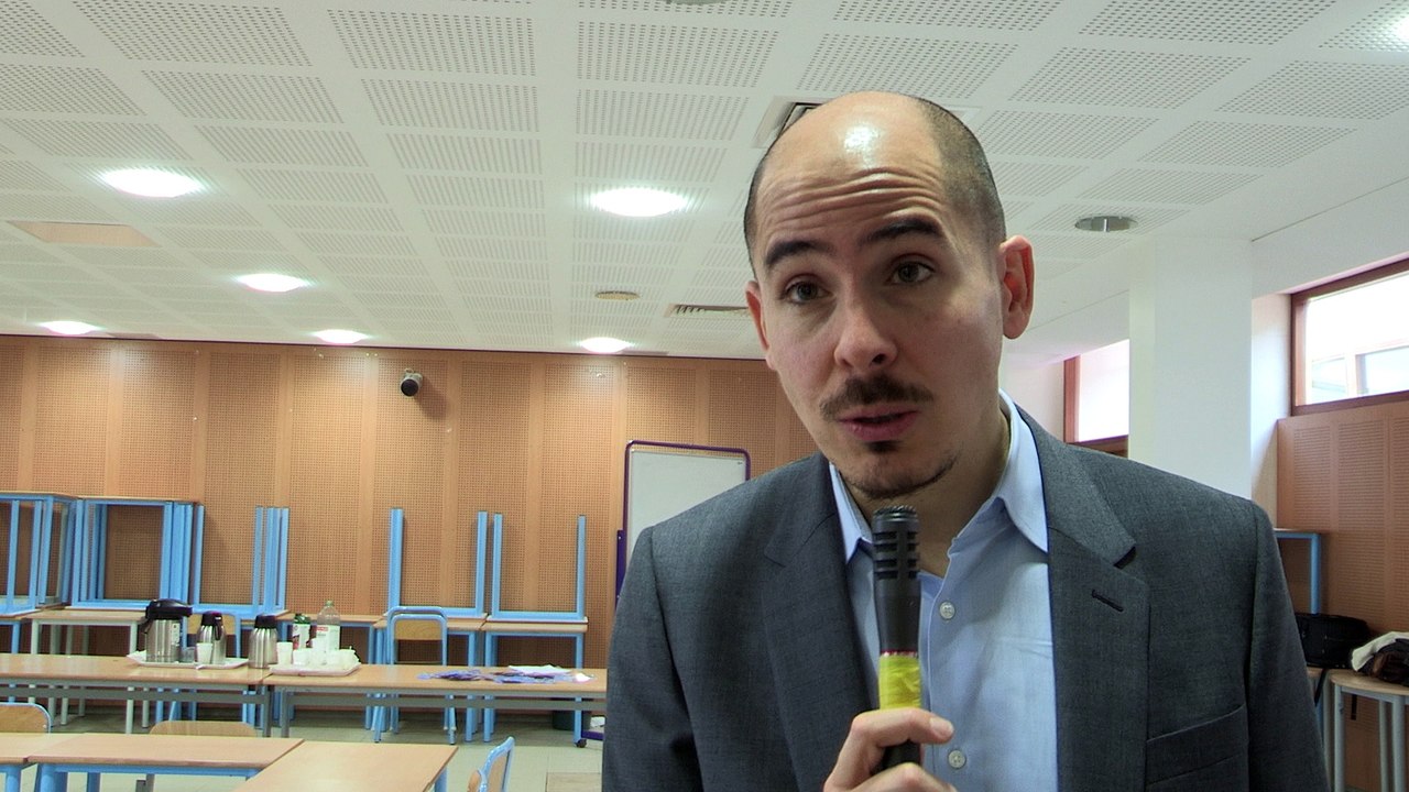 "Back to school" : un fonctionnaire de la Commission européenne rencontre les élèves d'un lycée à Bondy