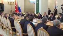 Cumhurbaşkanı Recep Tayyip Erdoğan, Vladimir Putin ile Heyetler Arası Toplantısında Bir Araya Geldi.