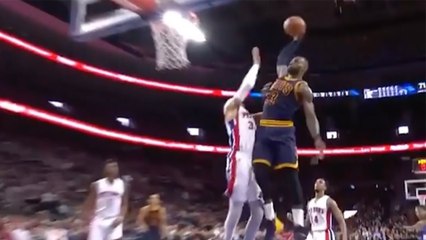 LeBron James Has a Dunk Contest Against HIMSELF