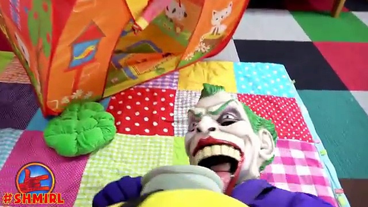 Frozen Elsa Steps in POOP! Poo Feet PRANK w/ Spiderman Joker Pink Spidergirl Rapunzel in R