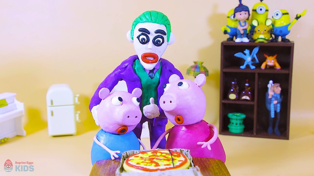Peppa Pig & George Want Joker To Cut Pizza | Peppa Pig En Español Play Doh