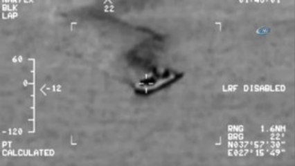 Kuşadası Körfezi'nde Kaçak Göçmen Operasyonu