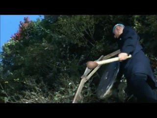 中村竜雄（へび次）、中村虎雄（ねこ次）と開戦   ビー・バップ・ハイスクール (1985年)