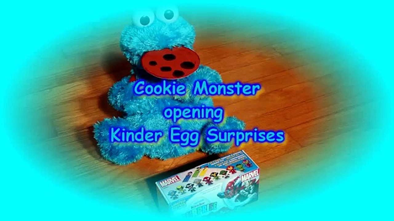 Cookie Monster Count n Crunch opening Kinder Egg Surprises