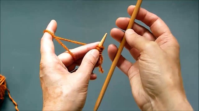 LEARN How To HOLD Knitting Needles 4 Continental Knitting