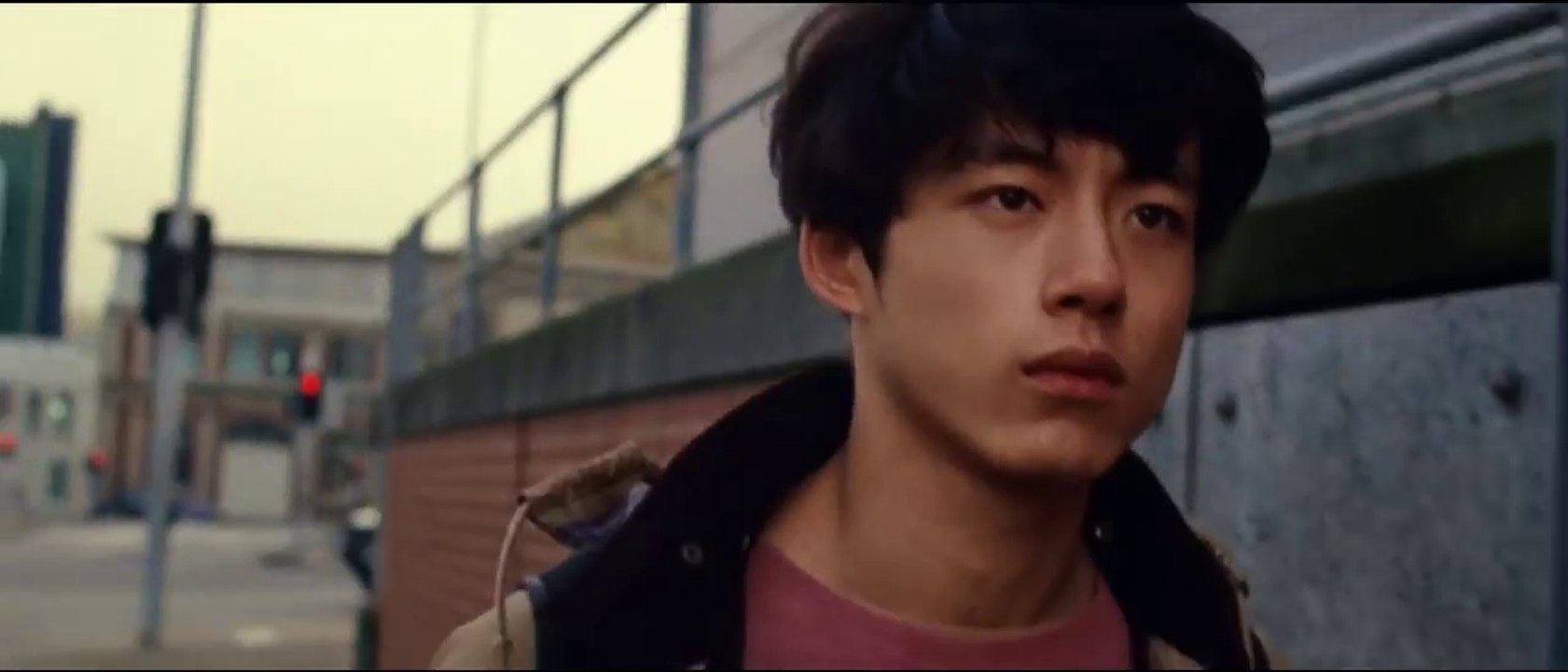 【坂口健太郎   CM】ブルボン　アルフォートミニチョコレート「一人旅・バス」篇　15秒　あずき