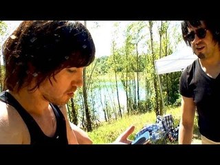 Julien Doré et son Johnny Hallyday télécommandé