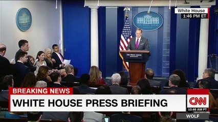 Spicer answers he's 'not aware' 10 times i... (1)