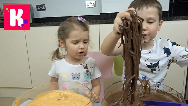 ЕДА в СОУСЕ Челлендж Макс и Катя полностью испачкались как bad baby Съешь съедобное или НЕсъедобное новые серии видео