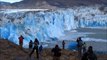 Le glacier Viedma s'effondre dans la mer : images à couper le souffle