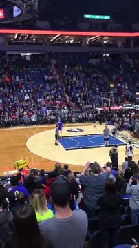 Stephen Curry enchaîne les paniers à 10m