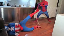 Капитан Америка Человек-паук против реальной жизни! Супергеройское Сражение