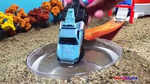 HOT WHEELS COLOR CHANGES SLOW MOTION FUN - FAST BLAST CAR PARK CARRYING CASE WITH SAND PLAY