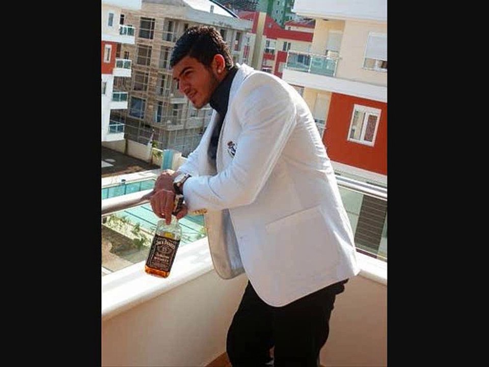 KAAN & SOLMAZ IFŞA!!! Kaan Güvenilir party, alcohol & girls :)