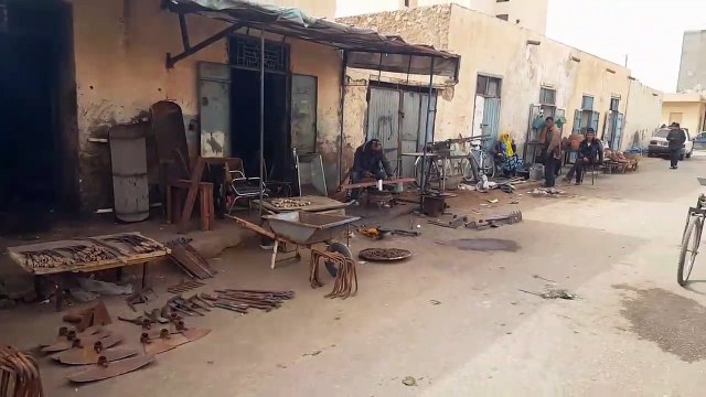 سيدي بوزيد: صنع دراجة هوائية بثلاث عجلات و مقود !
