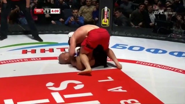 Diego Brandao, l’art de la clé de bras helicopter la plus folle jamais vue dans l'octogone