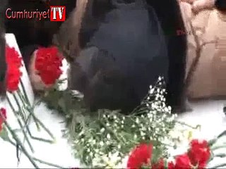 Berkin Elvan ölümünün 3. yılında mezarı başında alındı